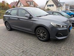 Grau Gebraucht 2020 Hyundai i30 Trend Kombi | 13.900 € (Fairer Preis)