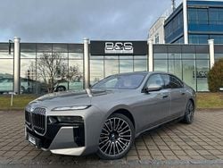 Grau Gebraucht 2025 BMW 740 M Sport Limousine | 126.990 € (Fairer Preis)