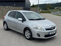Silber Gebraucht 2012 Toyota Auris Hybrid Life Limousine | 7.500 € (Guter Preis)