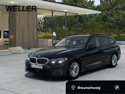 Black sapphire (schwarz) Gebraucht 2022 BMW 318 Advantage Kombi | 26.400 € (Fairer Preis)