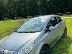 Silber Gebraucht 2011 Opel Corsa Eco Limousine | 2.200 € (Guter Preis)
