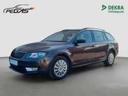 Topazbraun metallic (metallic) Gebraucht 2015 Skoda Octavia Kombi | 11.700 € (Fairer Preis)