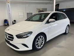 Weiß Gebraucht 2019 Mercedes B200 Van / Kleinbus | 21.999 € (Fairer Preis)