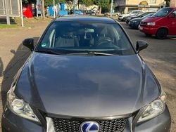 Grau Gebraucht 2012 Lexus CT200h Sport Line Kleinwagen | 9.000 €
