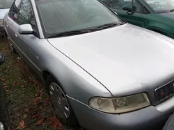 Silber Gebraucht 1999 Audi A4 Limousine | 990 € (Fairer Preis)