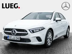 Weiß Gebraucht 2020 Mercedes A180 Limousine | 27.400 € (Etwas zu teuer)