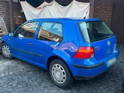 Blau Gebraucht 1998 VW Golf IV Kleinwagen | 350 € (Fairer Preis)