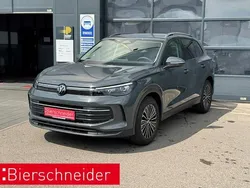 Grau Gebraucht 2024 VW Tiguan Life SUV | 33.950 € (Fairer Preis)