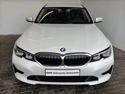 Mineralweiss metallic Gebraucht 2022 BMW 320 Advantage Limousine | 30.444 € (Guter Preis)