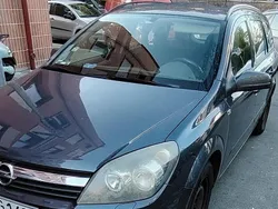 Grün Gebraucht 2006 Opel Astra Edition Kombi | 650 € (Guter Preis)