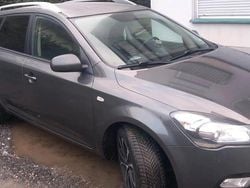 Grau Gebraucht 2011 Kia Besta Kombi | 3.500 €