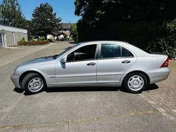 Grau Gebraucht 2003 Mercedes C200 Classic Limousine | 5.000 € (Etwas zu teuer)