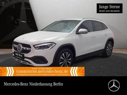 Weiß Gebraucht 2020 Mercedes GLA200 Style SUV | 28.990 € (Guter Preis)