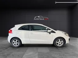 Weiß Gebraucht 2012 Kia Rio Spirit | 5.490 € (Fairer Preis)