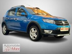 Blau Gebraucht 2015 Dacia Sandero Prestige SUV | 7.999 €