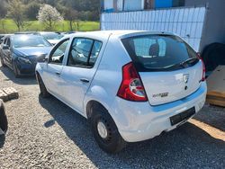 Weiß Gebraucht 2009 Dacia Sandero Kleinwagen | 999 €