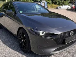 Grau Gebraucht 2020 Mazda 3 Selection Limousine | 17.999 €