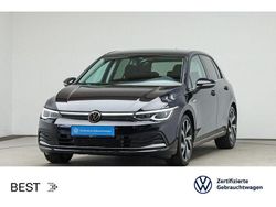 Deep black perleffekt (metallic) Gebraucht 2022 VW Golf VIII Style Limousine | 26.649 € (Guter Preis)