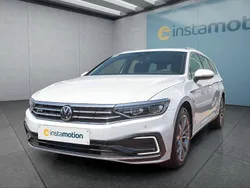 Weiß Gebraucht 2023 VW Passat GTE Kombi | 32.449 € (Etwas zu teuer)