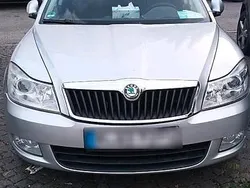 Grau Gebraucht 2013 Skoda Octavia Kombi | 8.200 € (Guter Preis)