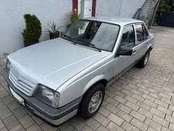 Silber Gebraucht 1988 Opel Ascona Limousine | 4.850 €