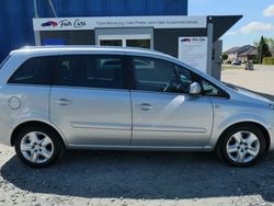 Silber Gebraucht 2011 Opel Zafira Design Edition Van / Kleinbus | 5.500 € (Teuer)
