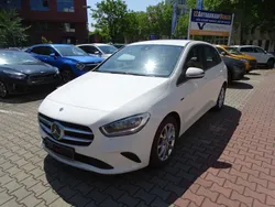 Weiß Gebraucht 2021 Mercedes B250e Progressive Van / Kleinbus | 22.500 € (Guter Preis)