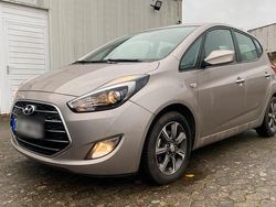 Beige Gebraucht 2016 Hyundai ix20 Trend Kleinwagen | 10.990 €