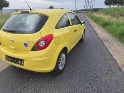 Gelb Gebraucht 2010 Opel Corsa Limousine | 3.300 € (Guter Preis)