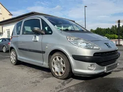 Grau Gebraucht 2005 Peugeot 1007 Premium Kleinwagen | 1.250 € (Superpreis)