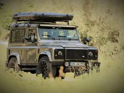 Grau Gebraucht 2008 Land Rover Defender SUV | 46.000 €