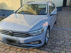Grau Gebraucht 2023 VW Passat Business Kombi | 23.900 € (Guter Preis)