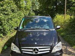 Schwarz Gebraucht 2010 Mercedes Viano Van / Kleinbus | 17.800 € (Fairer Preis)