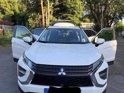 Weiß Gebraucht 2022 Mitsubishi Eclipse Cross Basis SUV | 20.599 € (Fairer Preis)