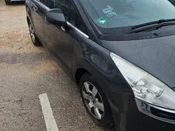 Schwarz Gebraucht 2013 Peugeot 5008 Access Van / Kleinbus | 5.000 € (Teuer)