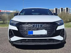 Weiß Gebraucht 2023 Audi Q4 e-tron Comfort SUV | 43.498 € (Teuer)
