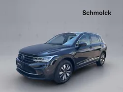 Deep black perleffekt Gebraucht 2024 VW Tiguan Move SUV | 34.990 € (Fairer Preis)