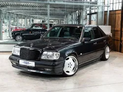 Sapphire black sonderlackier Gebraucht 1995 Mercedes E320 Limousine | 31.890 €