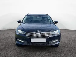Schwarzmagic perleffekt Gebraucht 2023 Skoda Superb Ambition Kombi | 33.190 €