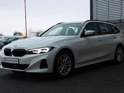 Weiß Gebraucht 2023 BMW 318 Kombi | 30.440 € (Guter Preis)
