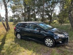 Schwarz Gebraucht 2012 VW Golf VII Kombi | 3.250 €