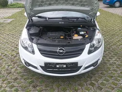 Weiß Gebraucht 2010 Opel Corsa Selection Kleinwagen | 3.300 € (Fairer Preis)