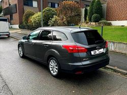 Grau Gebraucht 2018 Ford Focus Titanium Kombi | 8.999 € (Fairer Preis)