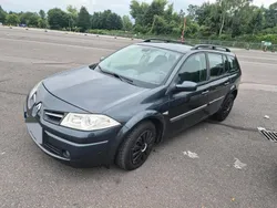 Grau Gebraucht 2008 Renault Mégane II Kombi | 2.250 €