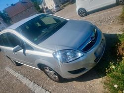 Grau Gebraucht 2009 Opel Zafira Van / Kleinbus | 2.000 € (Guter Preis)