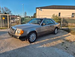 Gold Gebraucht 1989 Mercedes 300 Coupé | 5.499 €