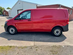 Rot Gebraucht 2018 Mercedes Vito Van / Kleinbus | 8.000 €