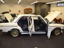 Classic weiss Gebraucht 1984 Mercedes 200 Limousine | 19.999 €