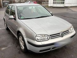 Silber Gebraucht 2002 VW Golf IV Kleinwagen | 2.300 € (Fairer Preis)