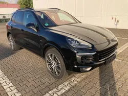 Schwarz Gebraucht 2017 Porsche Cayenne Platinum Edition SUV | 40.490 € (Fairer Preis)